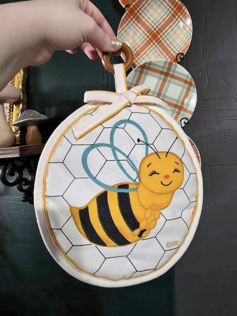 Nwot. Honey Bee Pot Holder. Kitchen Decor Accessories.
